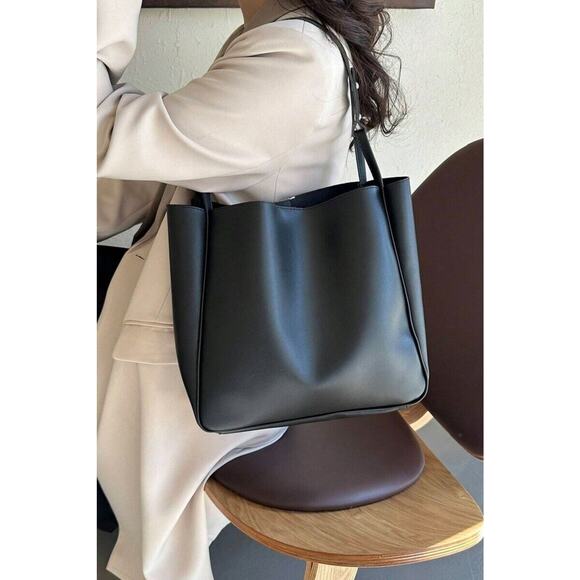 WOMEN'S SIMPLE AND FASHIONABLE HIGH-CAPACITY SHOULDER BAG NWT - Picture 2 of 14